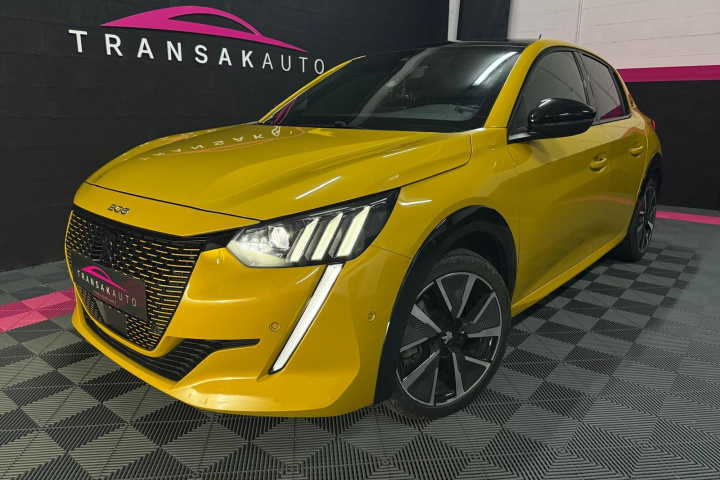 PEUGEOT 208